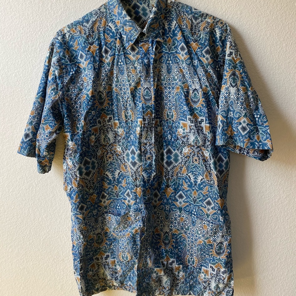 Vintage Patterned Shirt with 2 Front Pockets